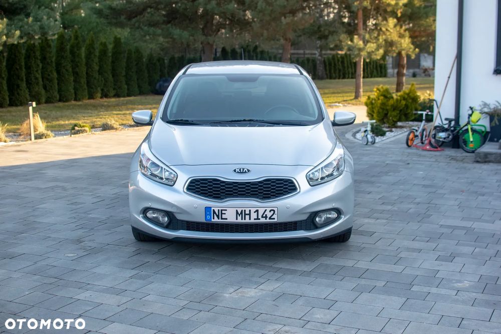 Kia Ceed - 12