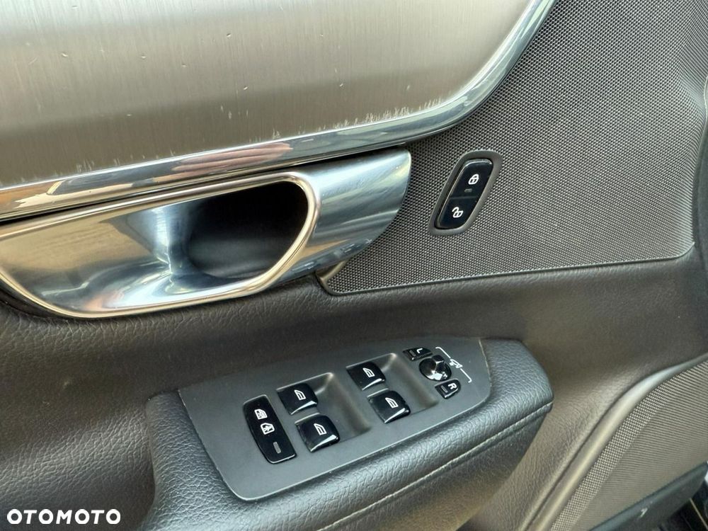 Volvo V90 T5 Momentum - 35