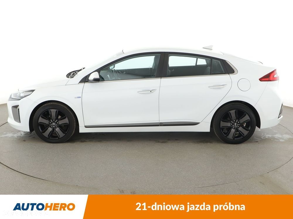 Hyundai IONIQ - 3