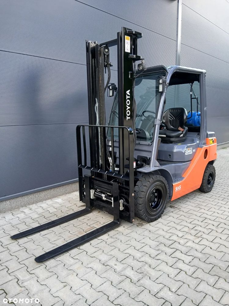 Toyota 02-8FGF25 - 3