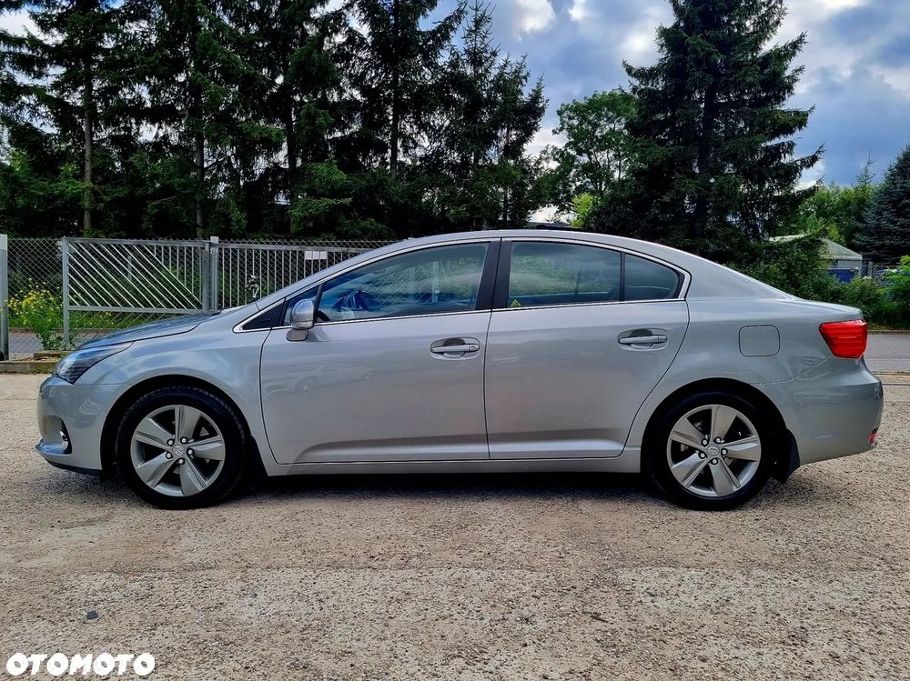Toyota Avensis 1.8 Premium - 8
