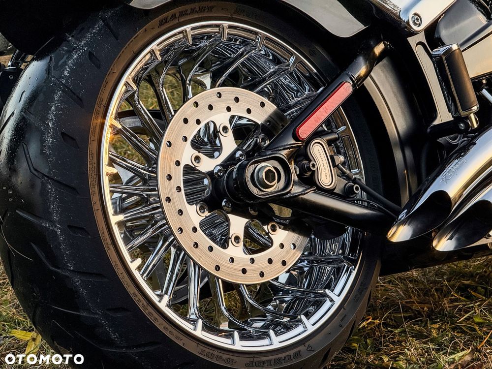 Harley-Davidson FXSB Breakout - 30