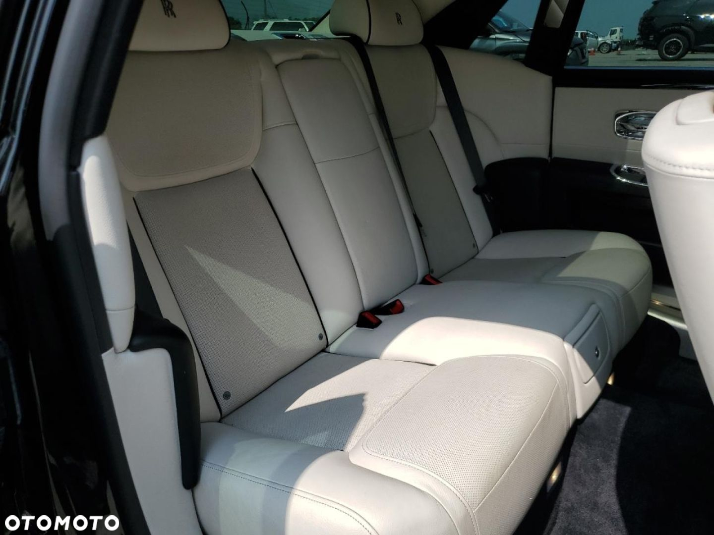 Rolls-Royce Ghost - 3
