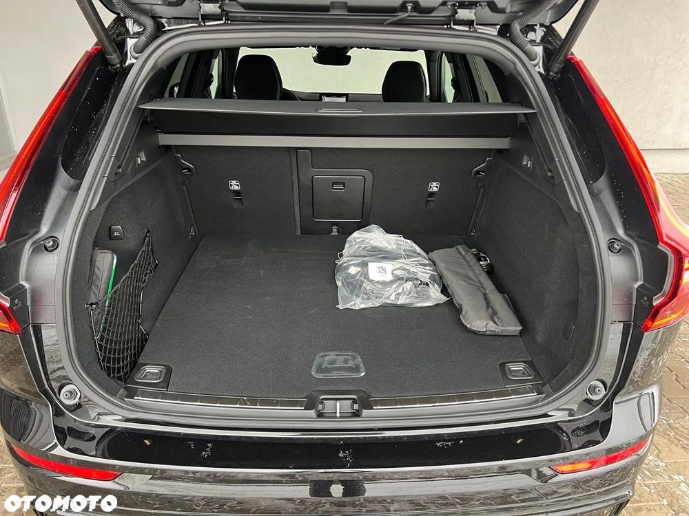 Volvo XC 60 T8 Plug-In Hybrid AWD Plus Black Edition - 33