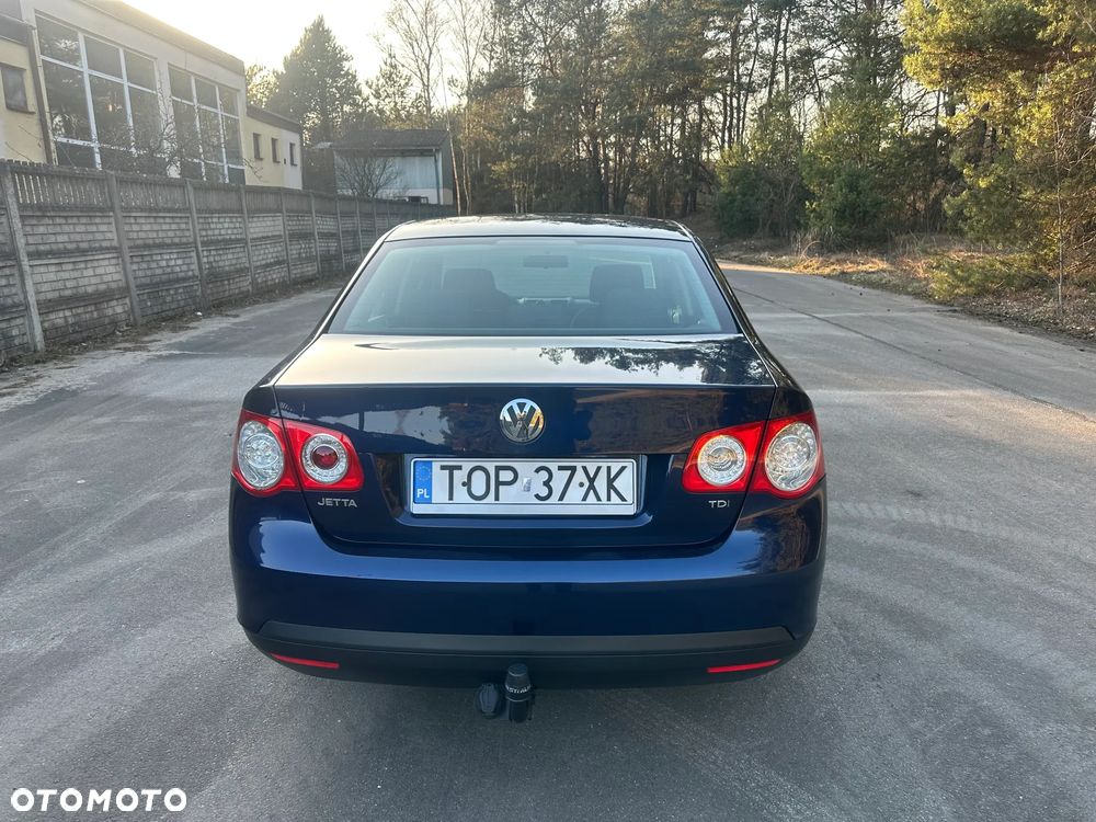 Volkswagen Jetta - 7