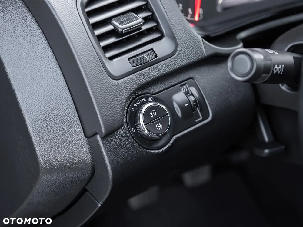 Opel Insignia - 19