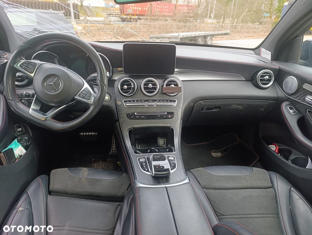 Mercedes-Benz GLC AMG 43 4Matic 9G-TRONIC - 12