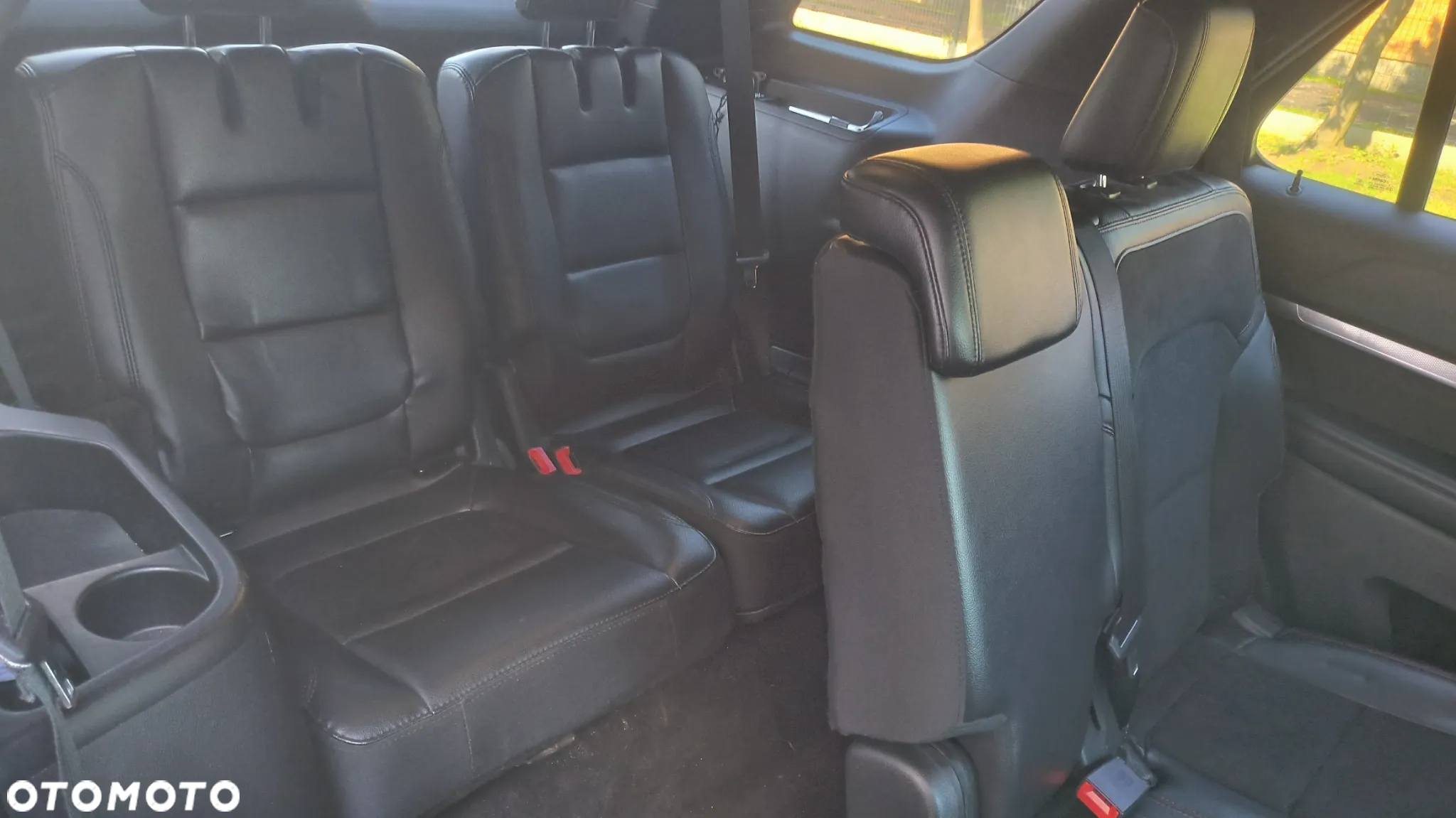 Ford Explorer - 14