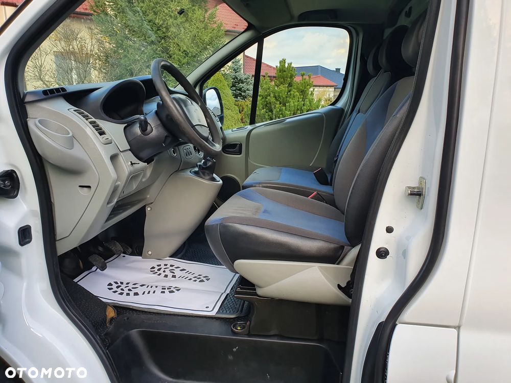 Renault Trafic - 12