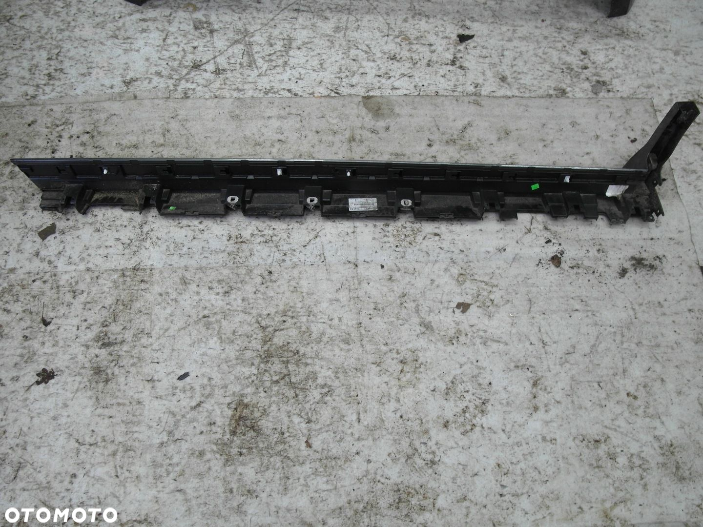 KUGA II LISTWA PROGOWA PRAWA - 2