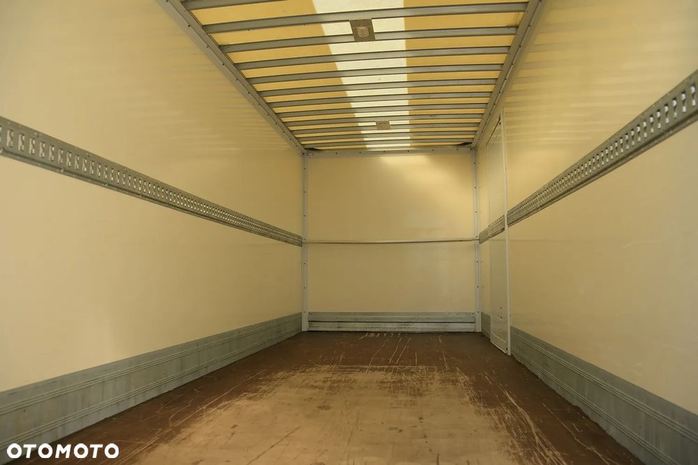 Iveco DAILY 50-180 * KONTENER Długość 6,1m 12epal* PRZEB 166 000km! * Salon Polska - 19