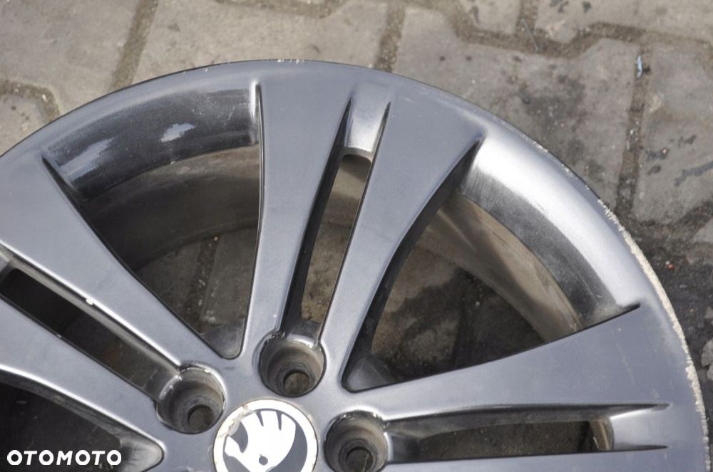 SKODA FELGA 7.0" x 17" ET 41 5J0601025HA - 4
