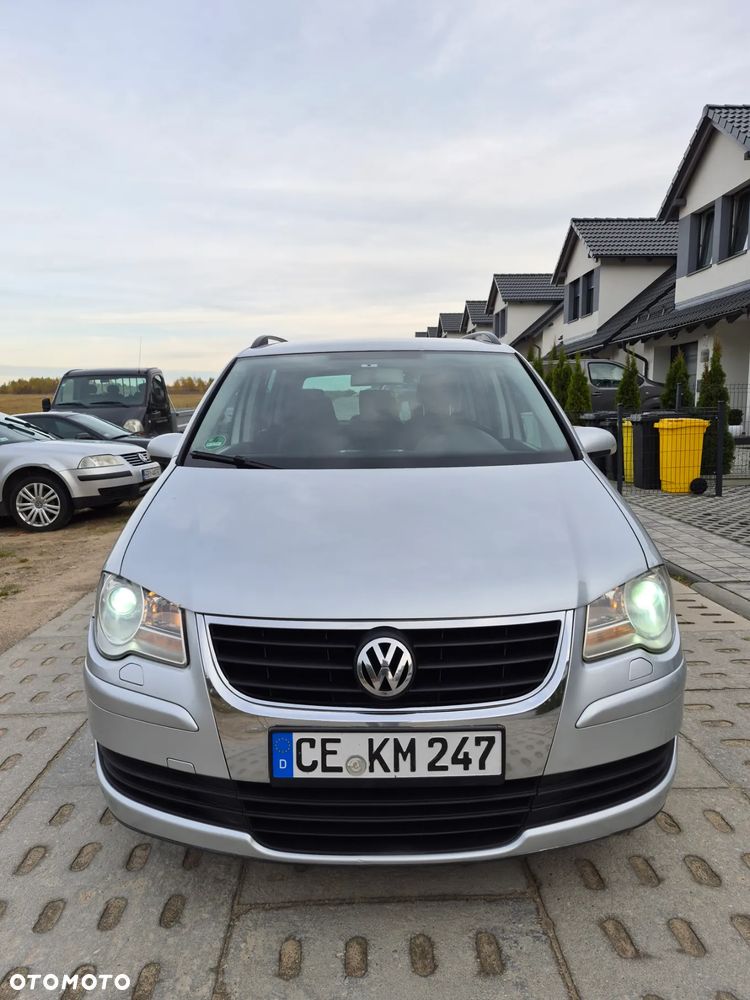 Volkswagen Touran - 6