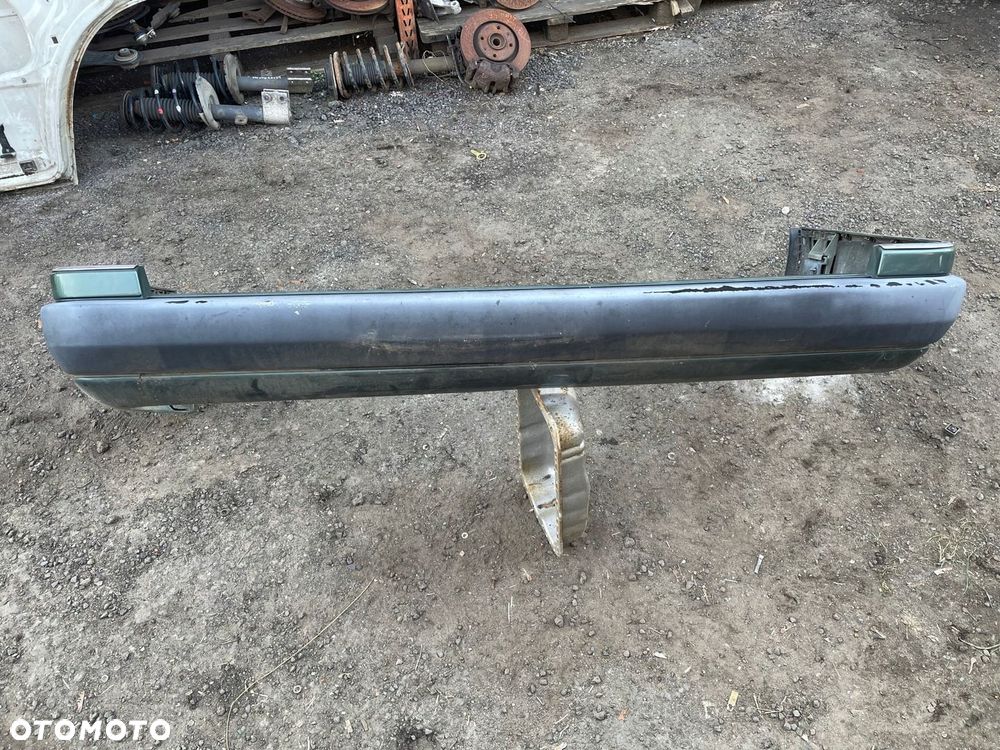 mercedes w124 kombi zderzak tył tylny komplet