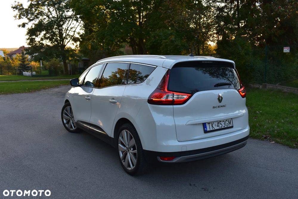 Renault Grand Scenic - 10