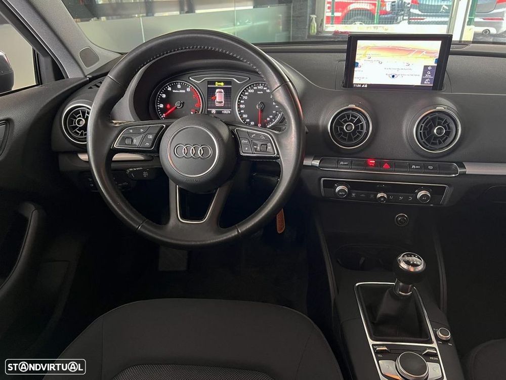Audi A3 Sportback 30 TFSI - 10