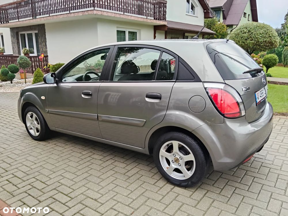Kia Rio 1.4 EX Top - 16