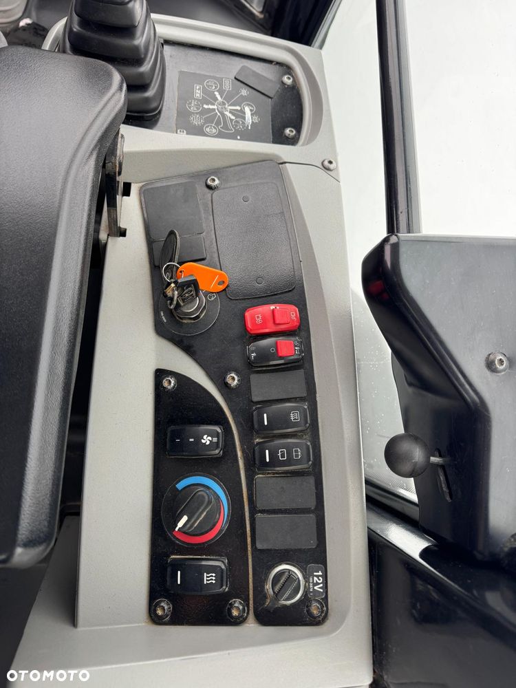 Caterpillar 908M - 15