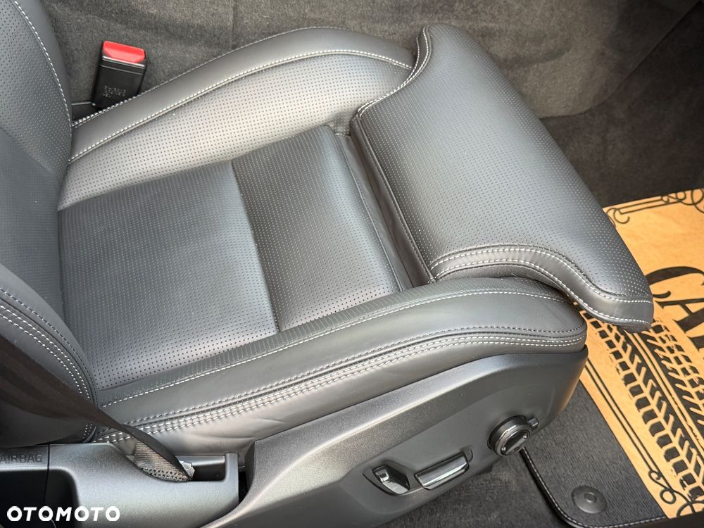 Volvo XC 60 B4 D AWD Geartronic RDesign - 32