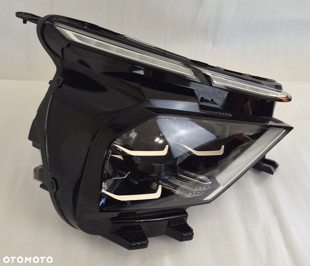 LAMPA PRAWA PRZÓD ,,LED VISION,, CITROEN C4 X C4 III 2020- 9830649280 - 3