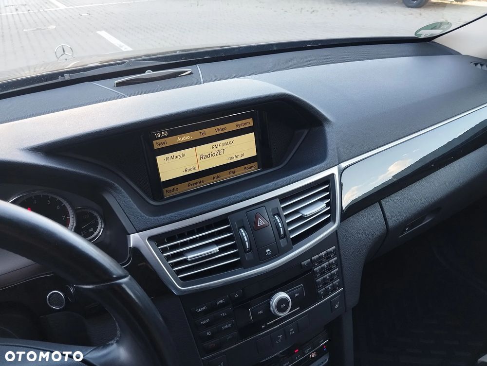 Mercedes-Benz Klasa E 250 CGI BlueEffICIENCY Avantgarde - 35