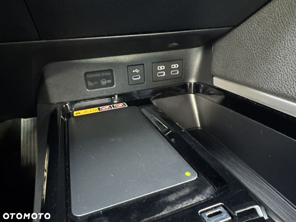 Toyota Camry - 19