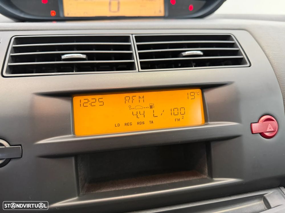 Citroën C4 1.6 HDi VTR - 23