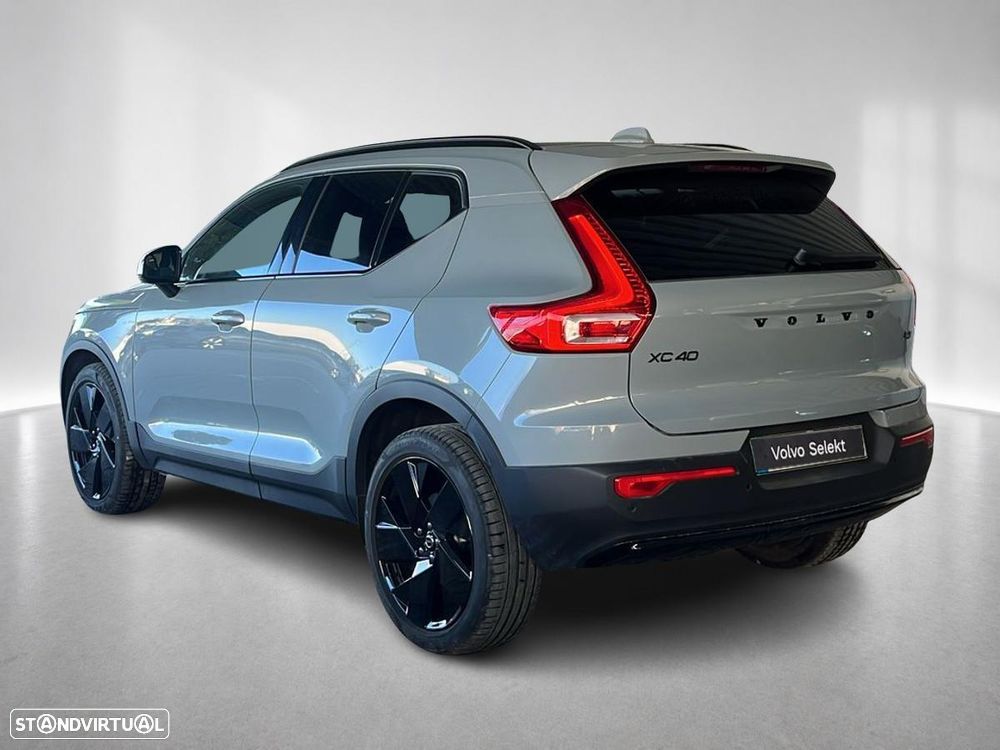 Volvo XC 40 2.0 B3 Black Edition - 2
