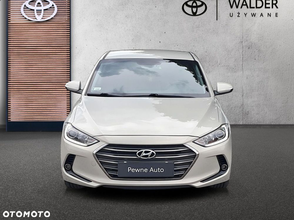 Hyundai Elantra 1.6 Comfort - 9