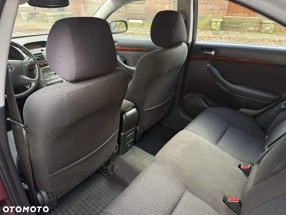 Toyota Avensis 1.8 VVT-i Sol - 17