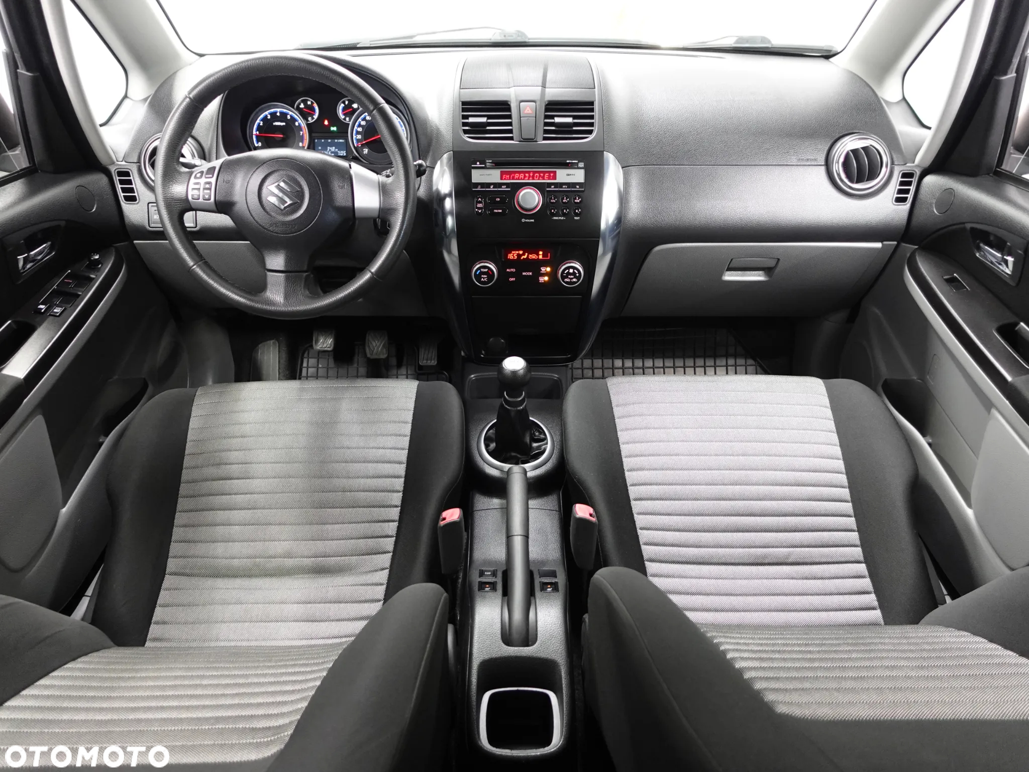 Suzuki SX4 1.6 Comfort - 28
