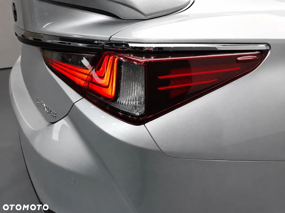 Lexus ES 300h Omotenashi - 6