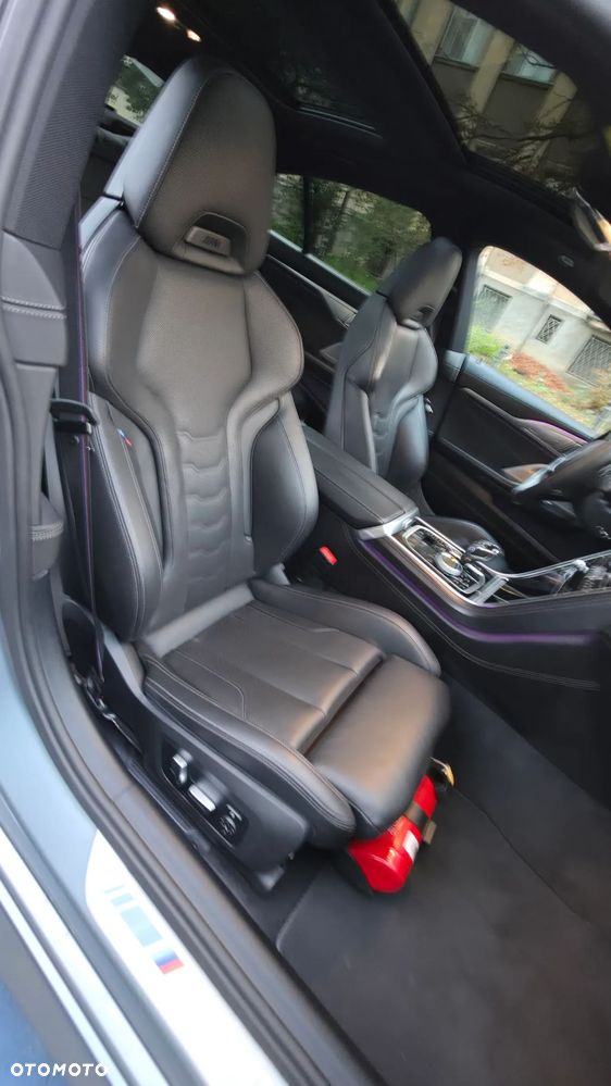 BMW Seria 8 - 17