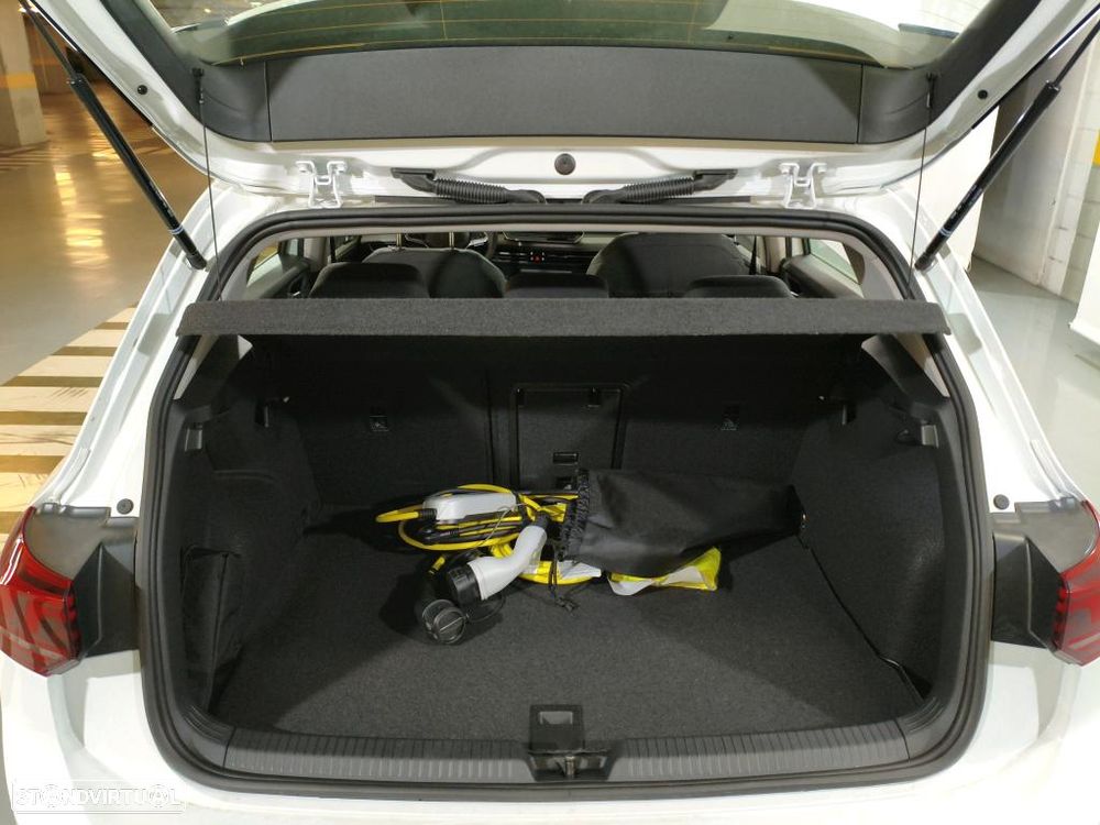 VW Golf 1.5 TSI e-Hybrid Life DSG - 11