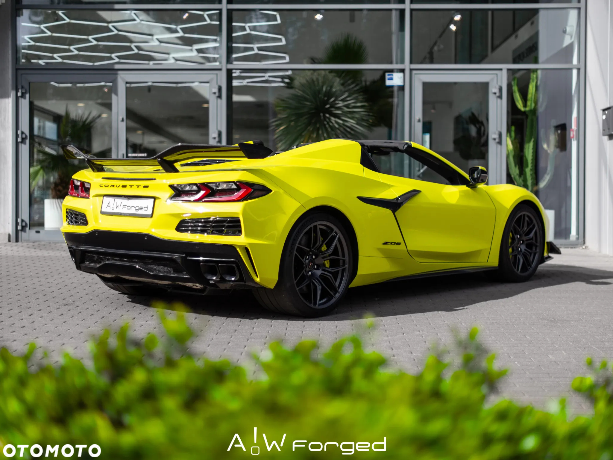 Chevrolet Corvette - 12