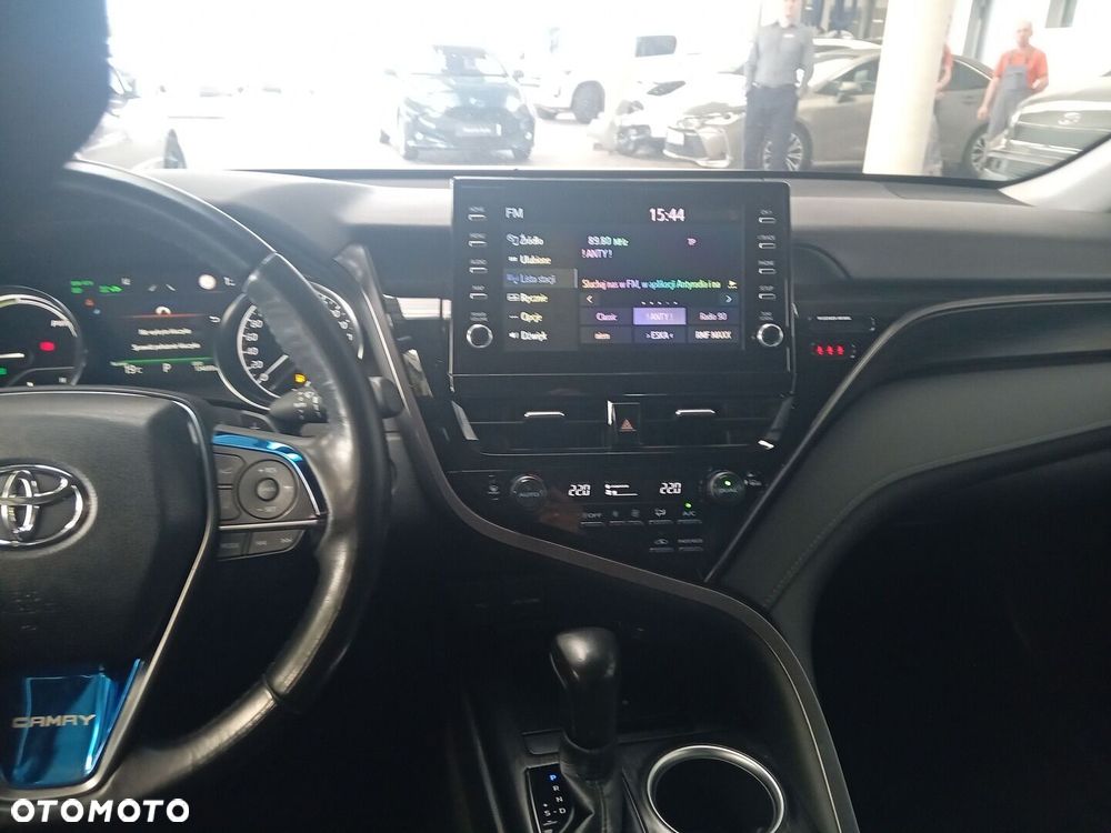 Toyota Camry - 18