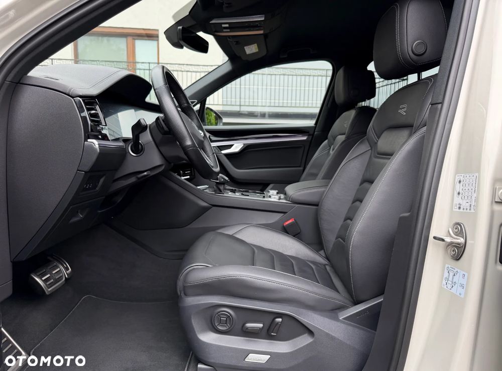 Volkswagen Touareg 3.0 V6 TDI 4Motion R-Line - 29