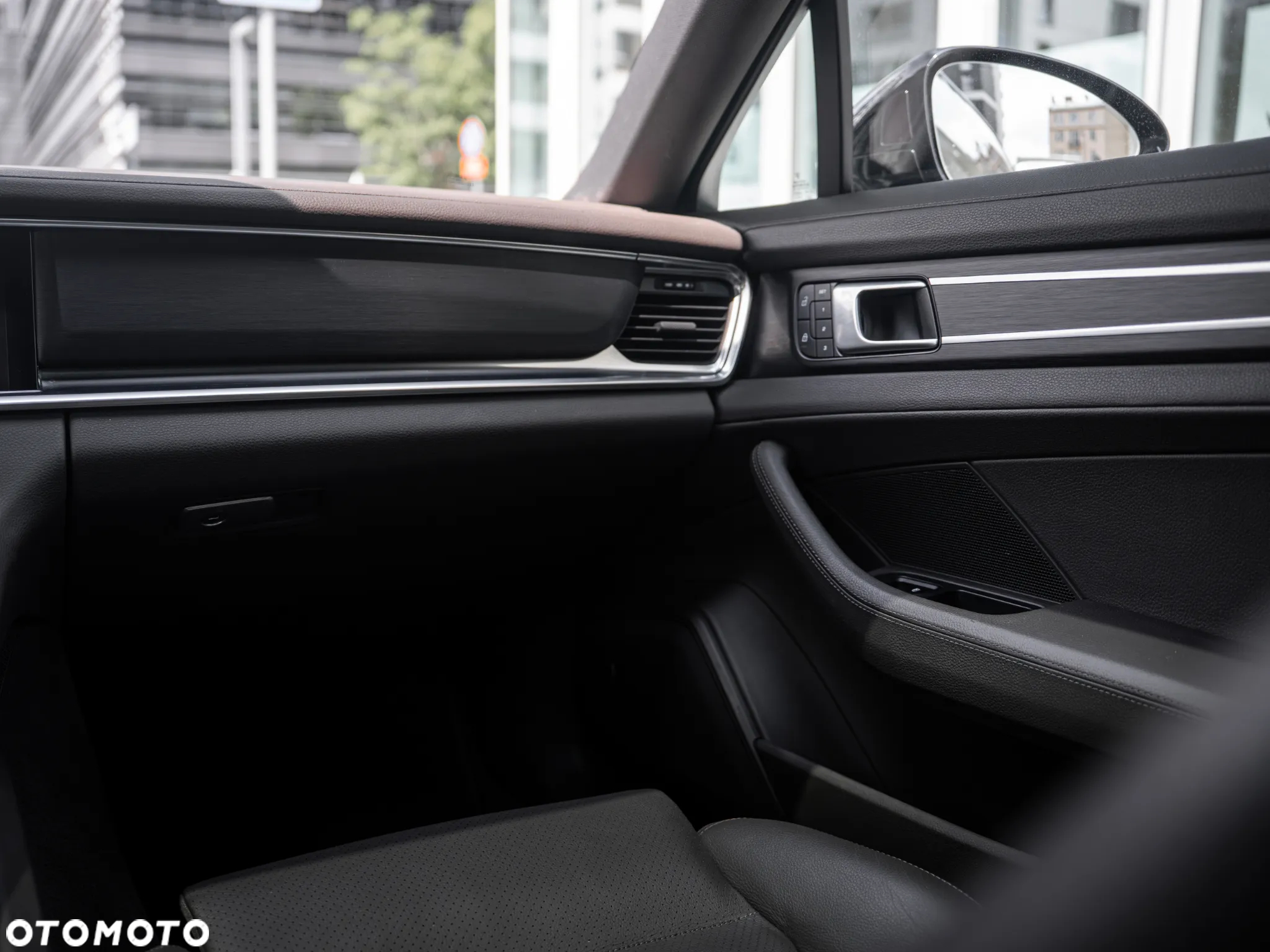 Porsche Panamera 4 Sport Turismo Platinum Edition - 19