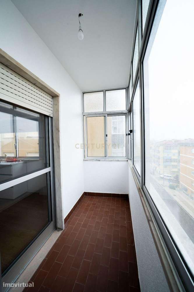 T2 com Excelente Localização em Agualva-Cacém | Ideal para Habitação P - Grande imagem: 4/20