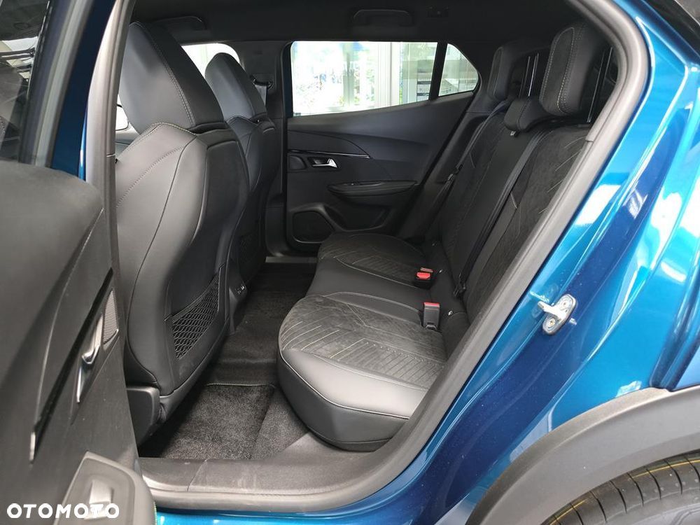 Peugeot 2008 PureTech mHEV GT E-DCS6 - 10