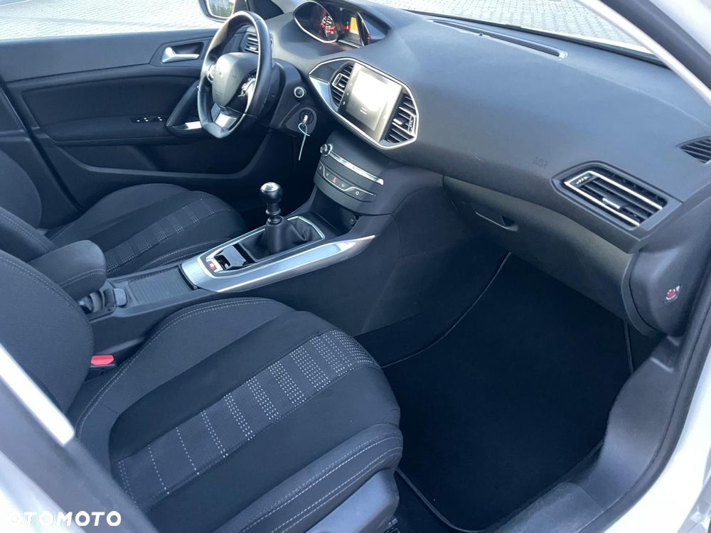 Peugeot 308 PureTech 130 Stop & Start Allure - 11