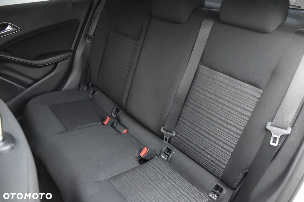Mercedes-Benz Klasa A 180 CDI 7G-DCT AMG Line - 34