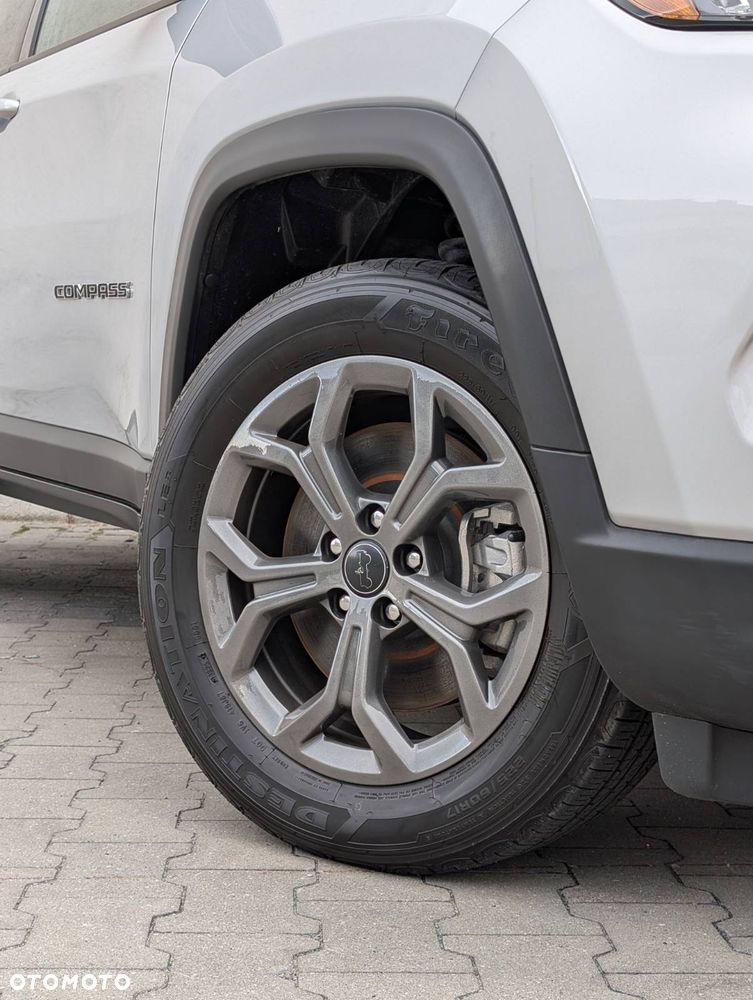 Jeep Compass - 30