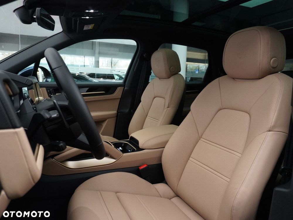 Porsche Cayenne E-Hybrid PHEV Black Edition - 32