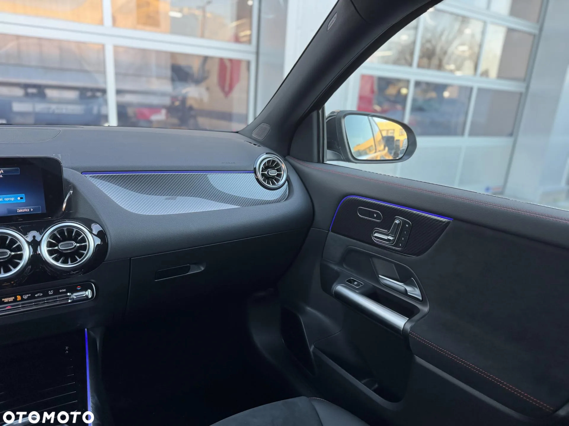 Mercedes-Benz GLA 200 d 4-Matic AMG Line - 16