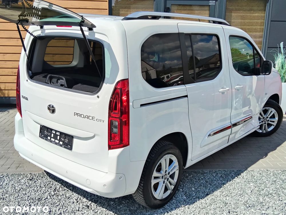 Toyota Proace City Verso 1.2 Turbo L1 Team Deutschland - 19