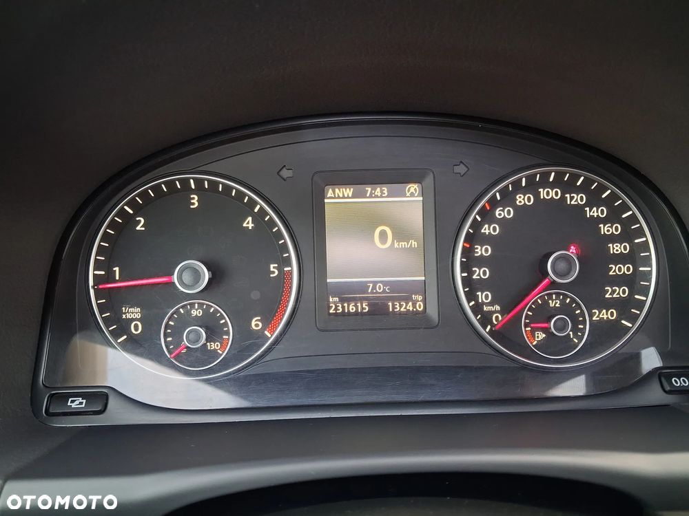 Volkswagen Touran 2.0 TDI Highline DSG - 35