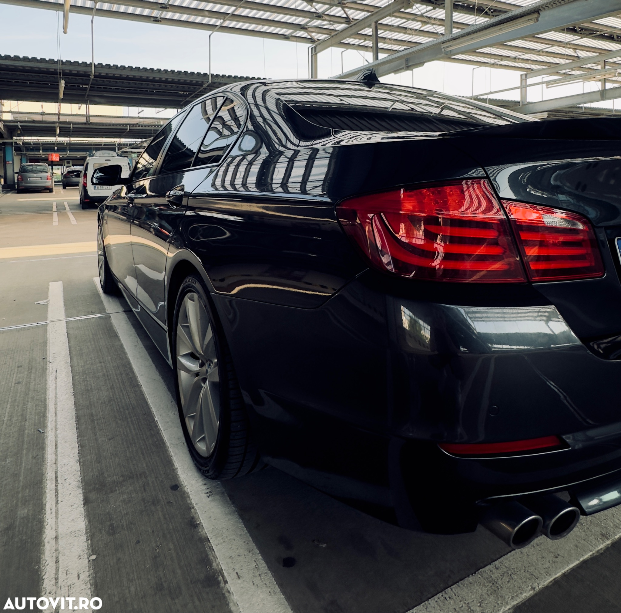 BMW Seria 5 525d xDrive Touring - 8