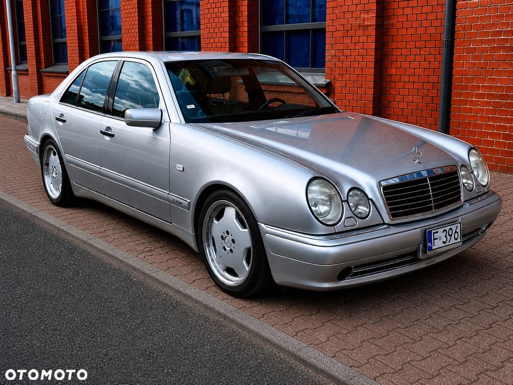 Mercedes-Benz Klasa E - 1