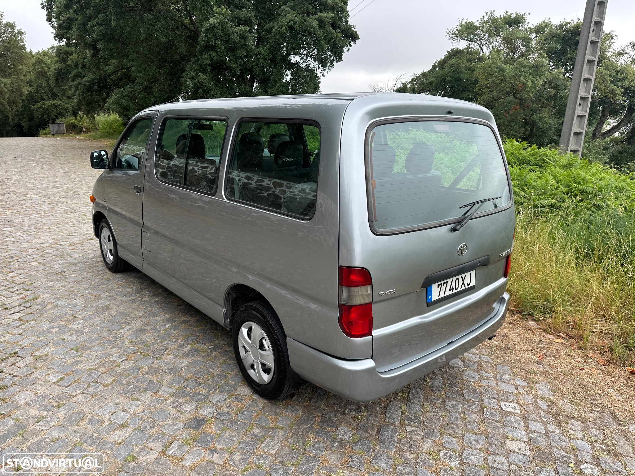 Toyota HiAce 2.5 D-4D 2.6T - 14